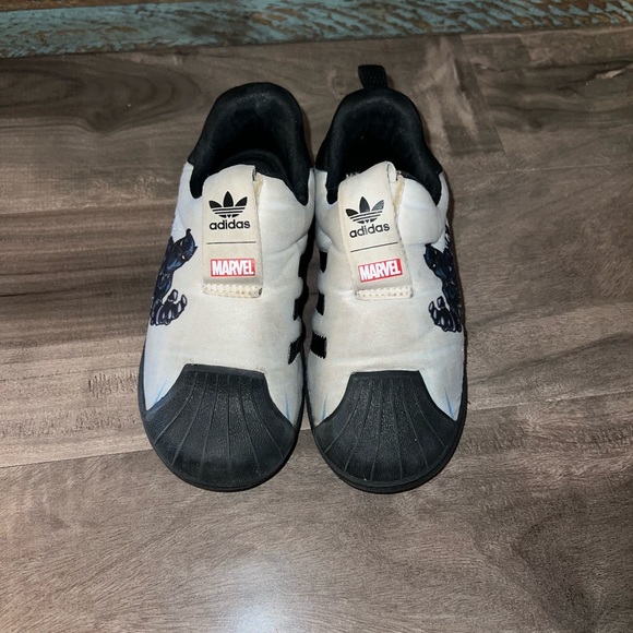 Adidas x marvel sneakers toddler - Picture 2 of 3